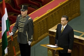 Maďarský premiér při slavnostní přísaze v parlamentu.